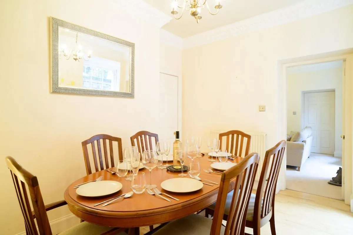 Beautiful Georgian 2 Bed Flat Apartment Edinburgh